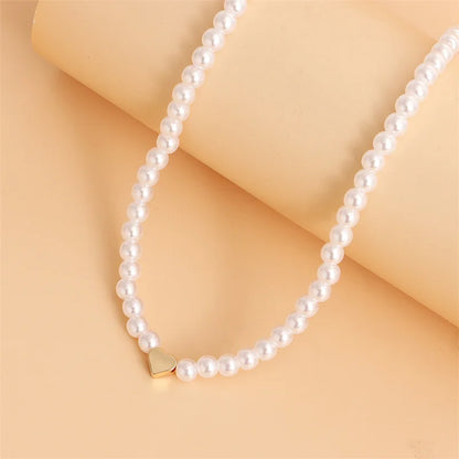 New Trendy Shell Heart Imitation Pearls Necklace Women Handmade 6mm Stone Beaded Necklace For Women Jewelry Gift