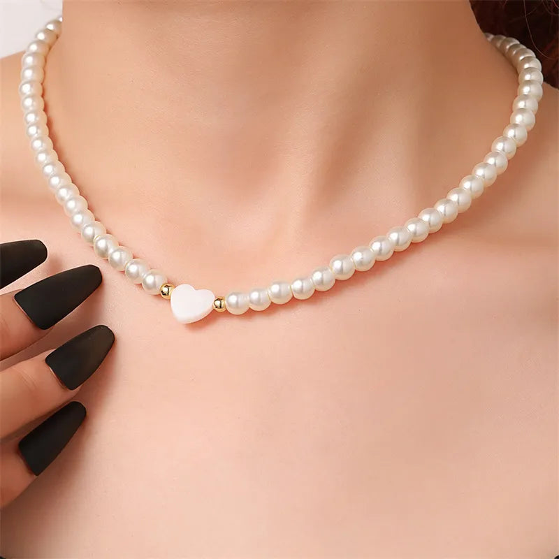 New Trendy Shell Heart Imitation Pearls Necklace Women Handmade 6mm Stone Beaded Necklace For Women Jewelry Gift